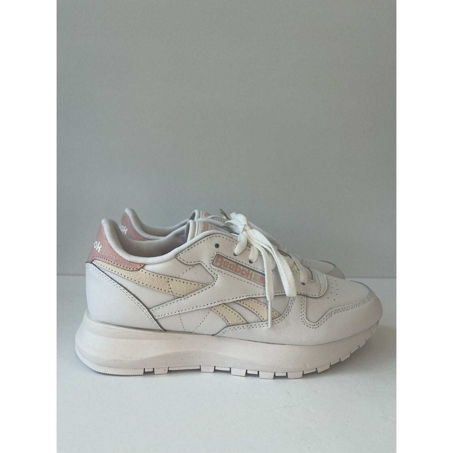 New Reebok Classic Leather SP / white & pink / Womens sneakers/ Size Us 9