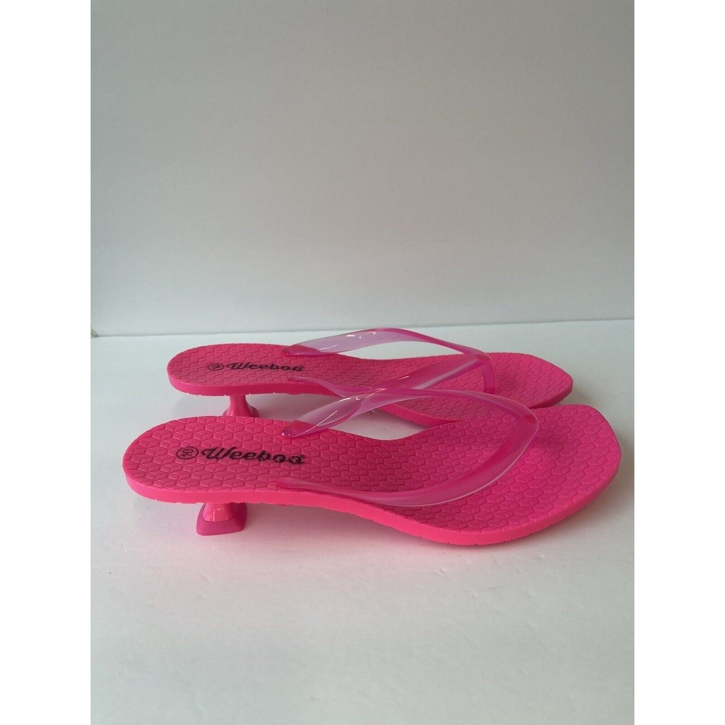 Women hot pink flip flop sandals