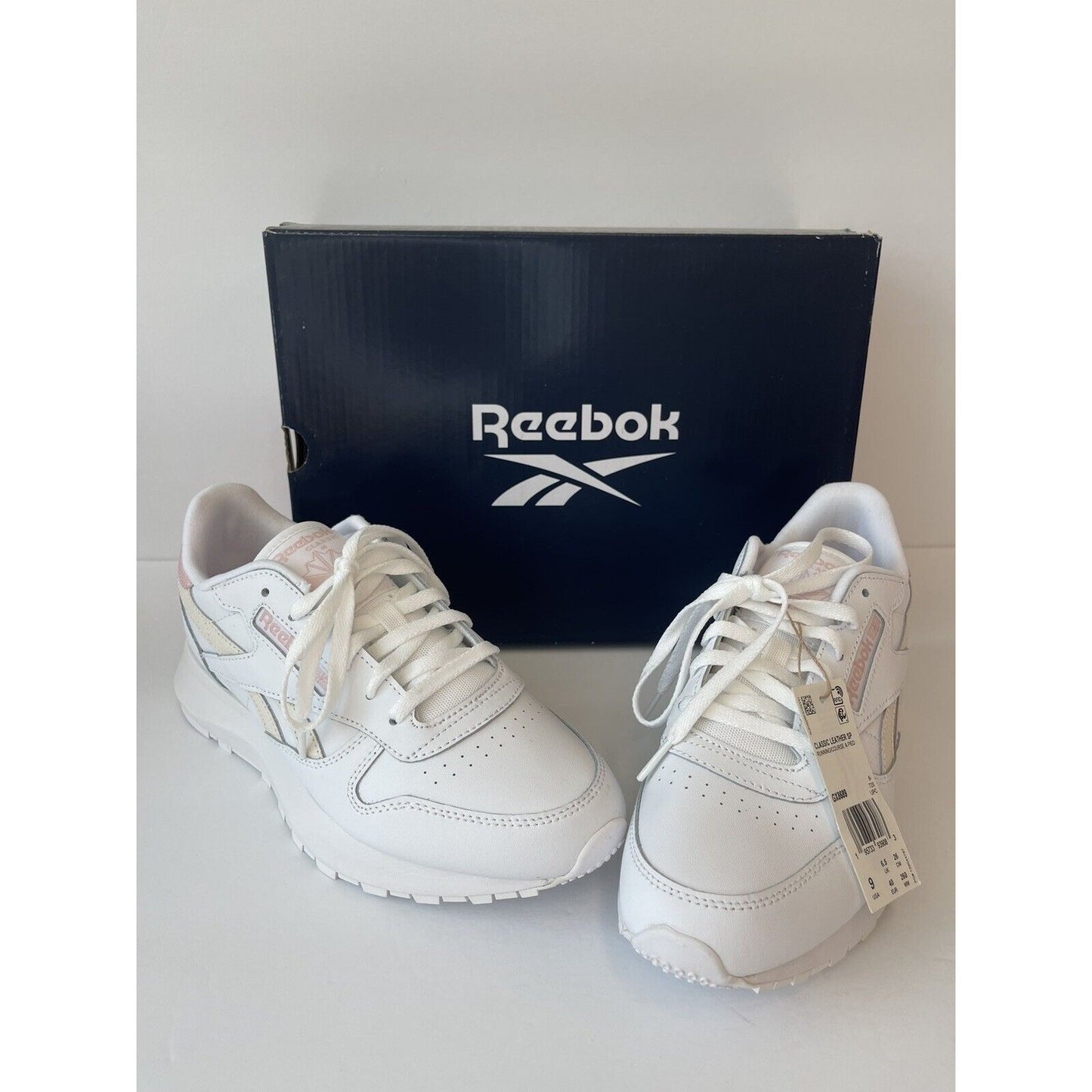 New Reebok Classic Leather SP / white & pink / Womens sneakers/ Size Us 9