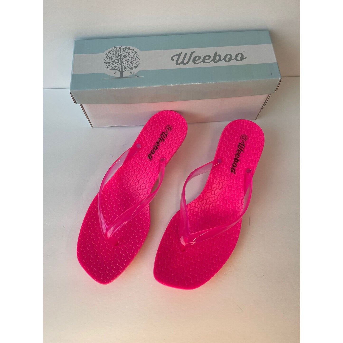 Women hot pink flip flop sandals