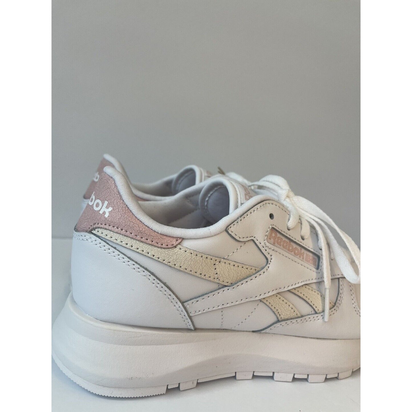 New Reebok Classic Leather SP / white & pink / Womens sneakers/ Size Us 9