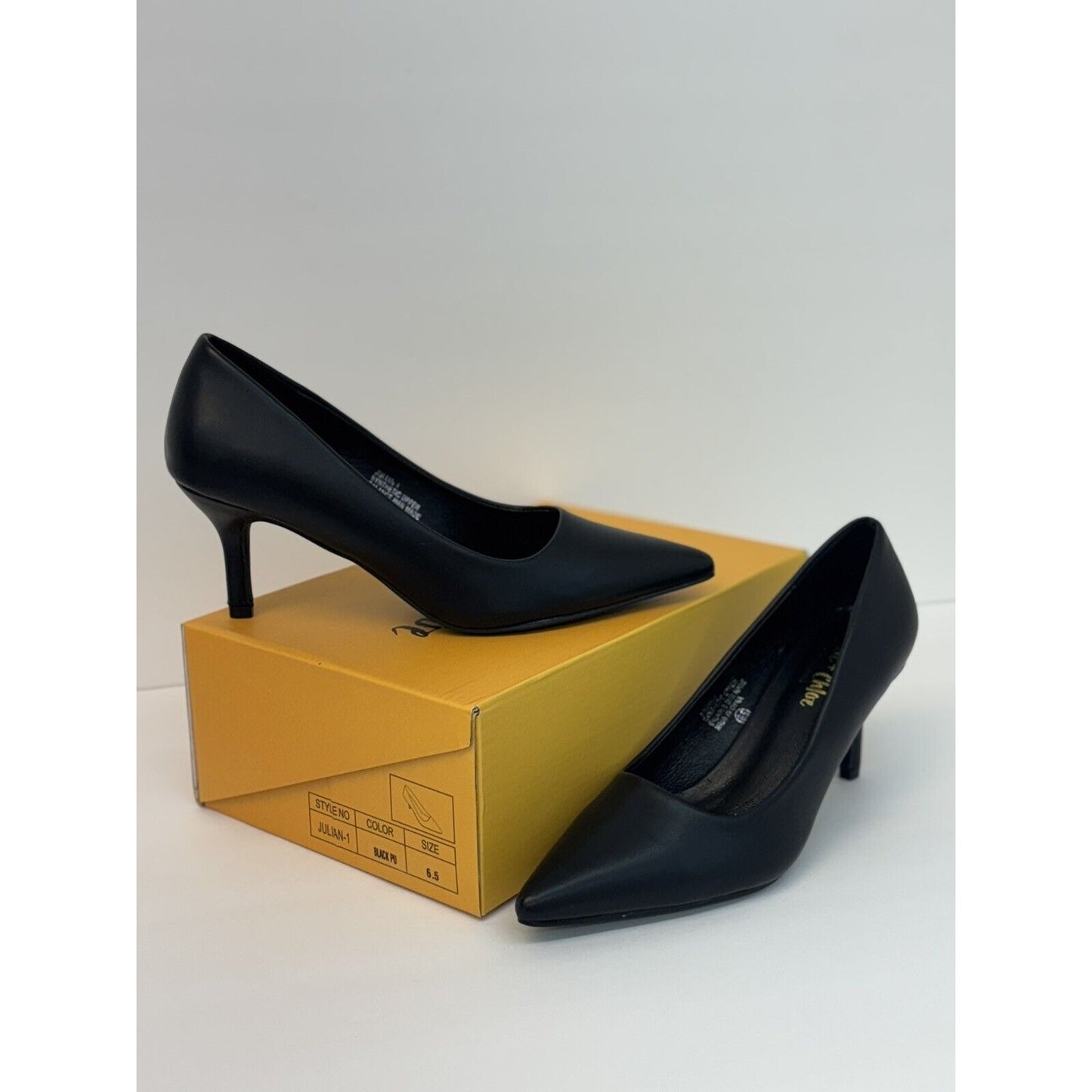 Chase + Chloe Black  Leather Pump Kitten Heels